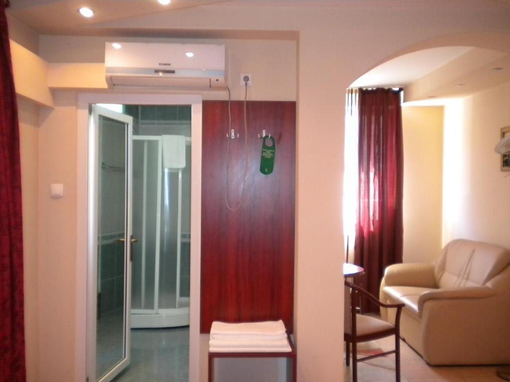 קלוז'-נאפוקה Hotel Ary מראה חיצוני תמונה