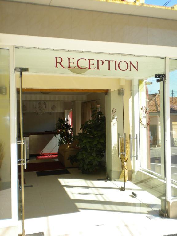 קלוז'-נאפוקה Hotel Ary מראה חיצוני תמונה
